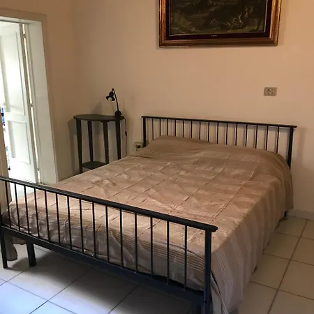 Il Cortile Di San Lazzaro 게스트하우스 레체